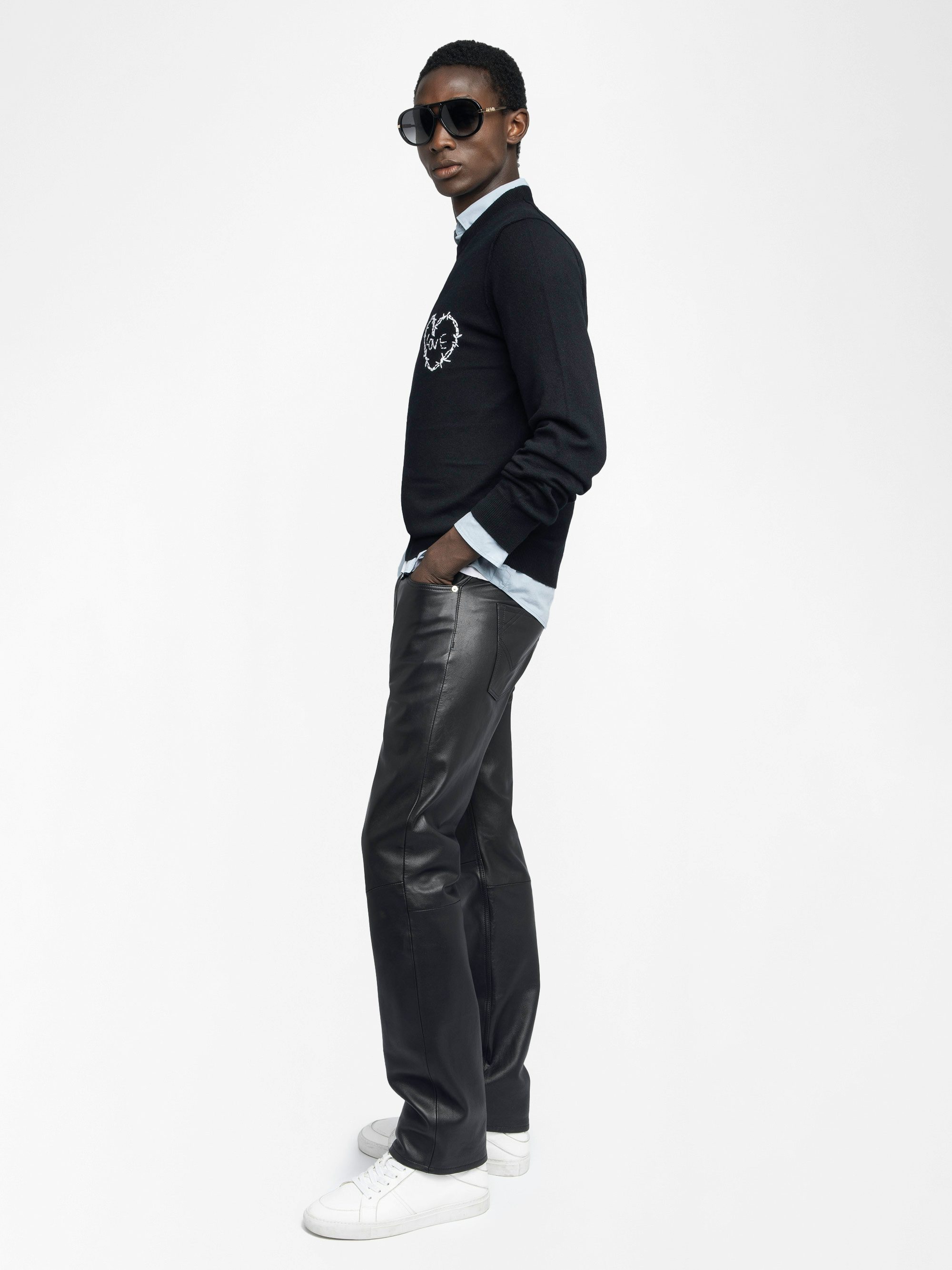 Kennedy Jumper - Jumper with round neck and heart embroidery on the front.